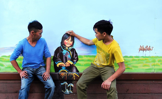 Хотын гудамжаа уран зургаар чимлээ